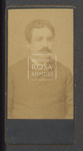 Retrato meio corpo de senhor