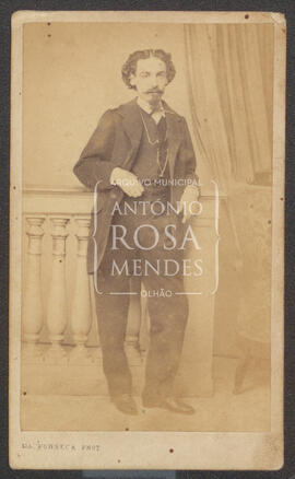 Retrato corpo inteiro em nome de Manuel Joaquim do Ó Ramos.