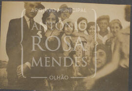 Maria Amélia Morgado com grupo de amigos