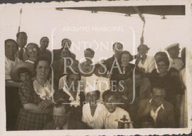 Maria Amélia Morgado com amigos e familiares a bordo do NRP Limpopo.