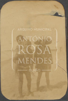 Maria Amélia Morgado na praia.