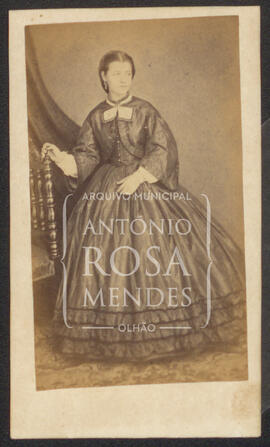 Retrato corpo inteiro em nome de Ana do Carmo do Ó Ramos