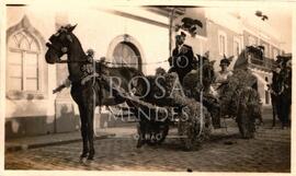 Carro alegórico  “Trem de borboletas”, na Batalha de Flores